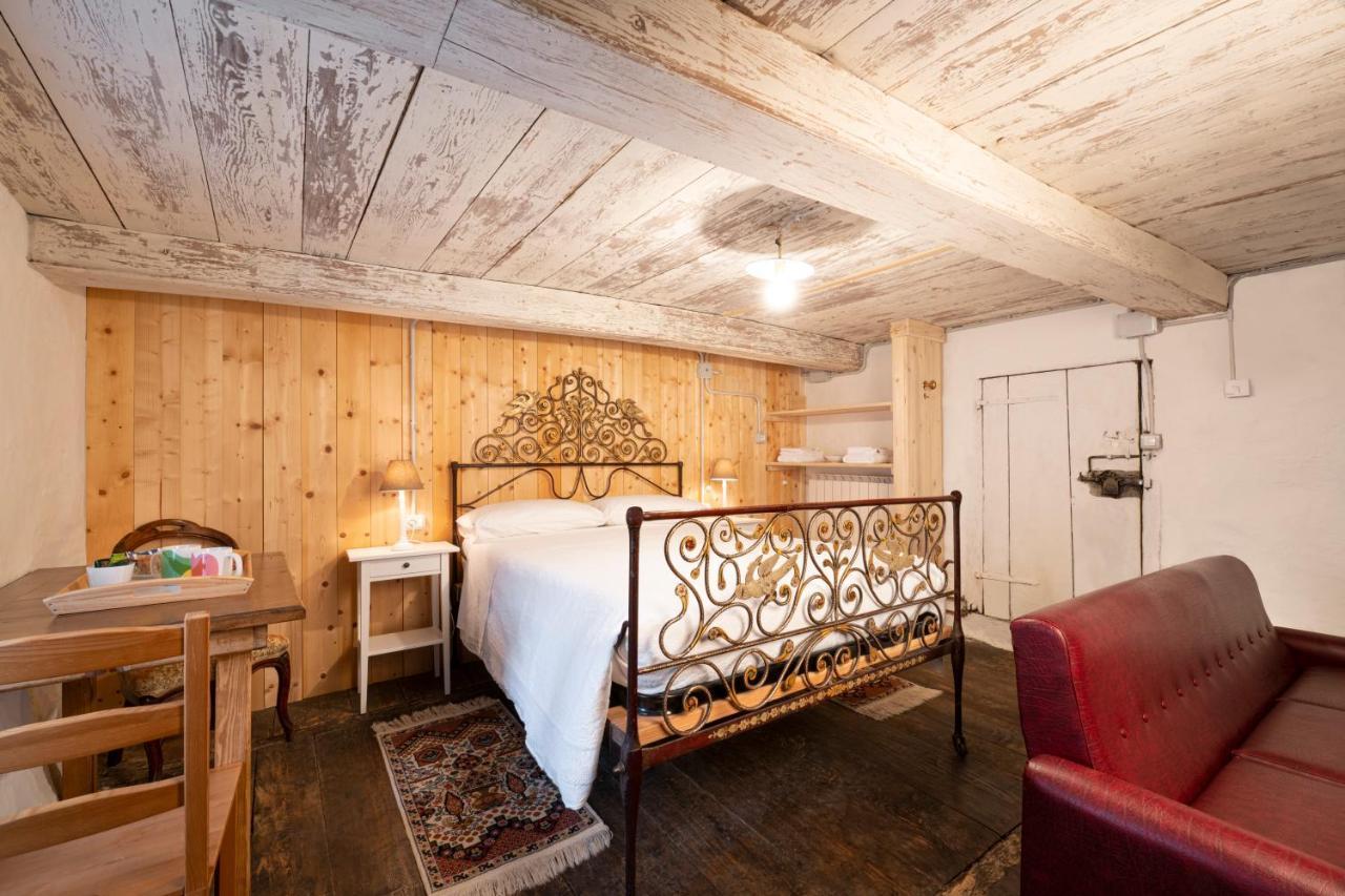 B&B Casa Quaroni Anzino Eksteriør billede
